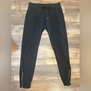 Zyia Black Peak Zipper Joggers NWT Size Small